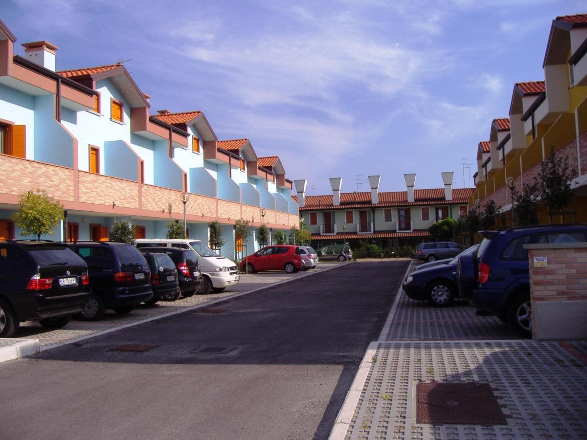 Residence Sole E Mare Appartamenti Rosolina Mare Exterior foto